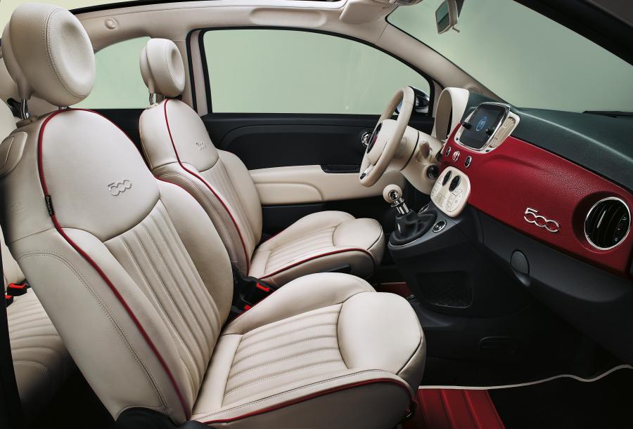 Интерьер Fiat 500C 60th Anniversary 2017 года  (фото 13 из 17)